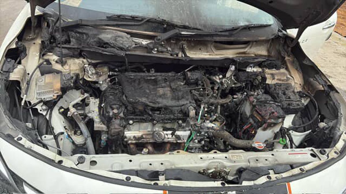 Maruti Nexa Baleno Catches Fire in Thane Traffic: Owner Alleges Dealership Negligence - General News Road Test & Performance Review