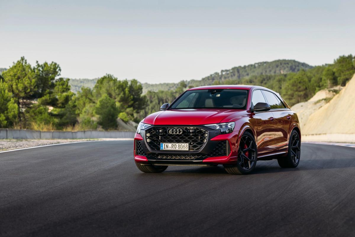 Audi RS Q8 Performance: Fusion Of Luxury And Power - Car News Road Test & Performance Review