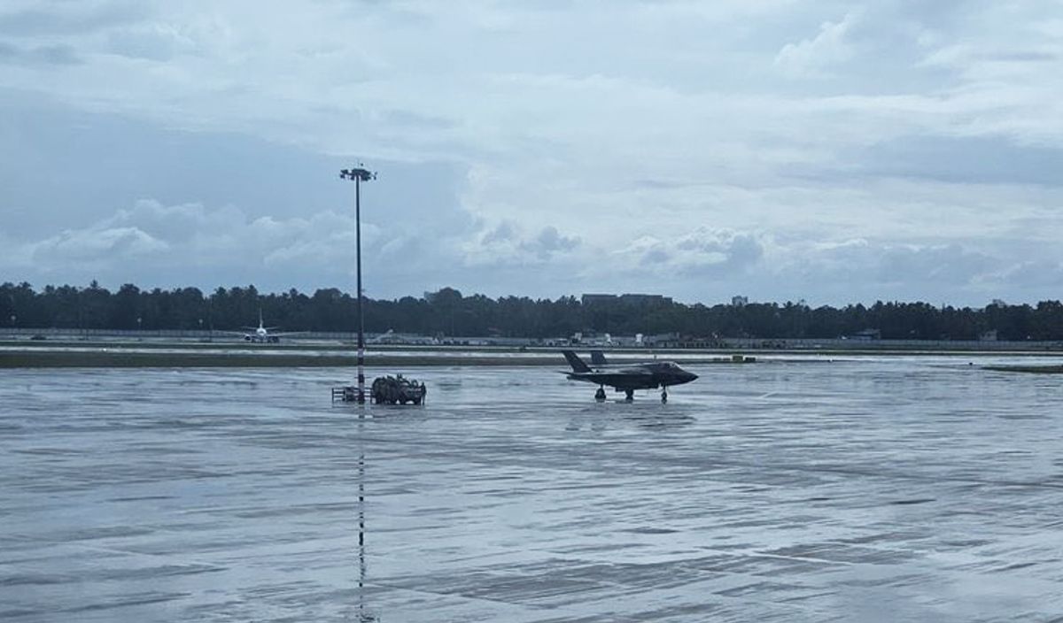 UK F-35B Makes Emergency Landing in India, Awaits Engineering Support - Aviation