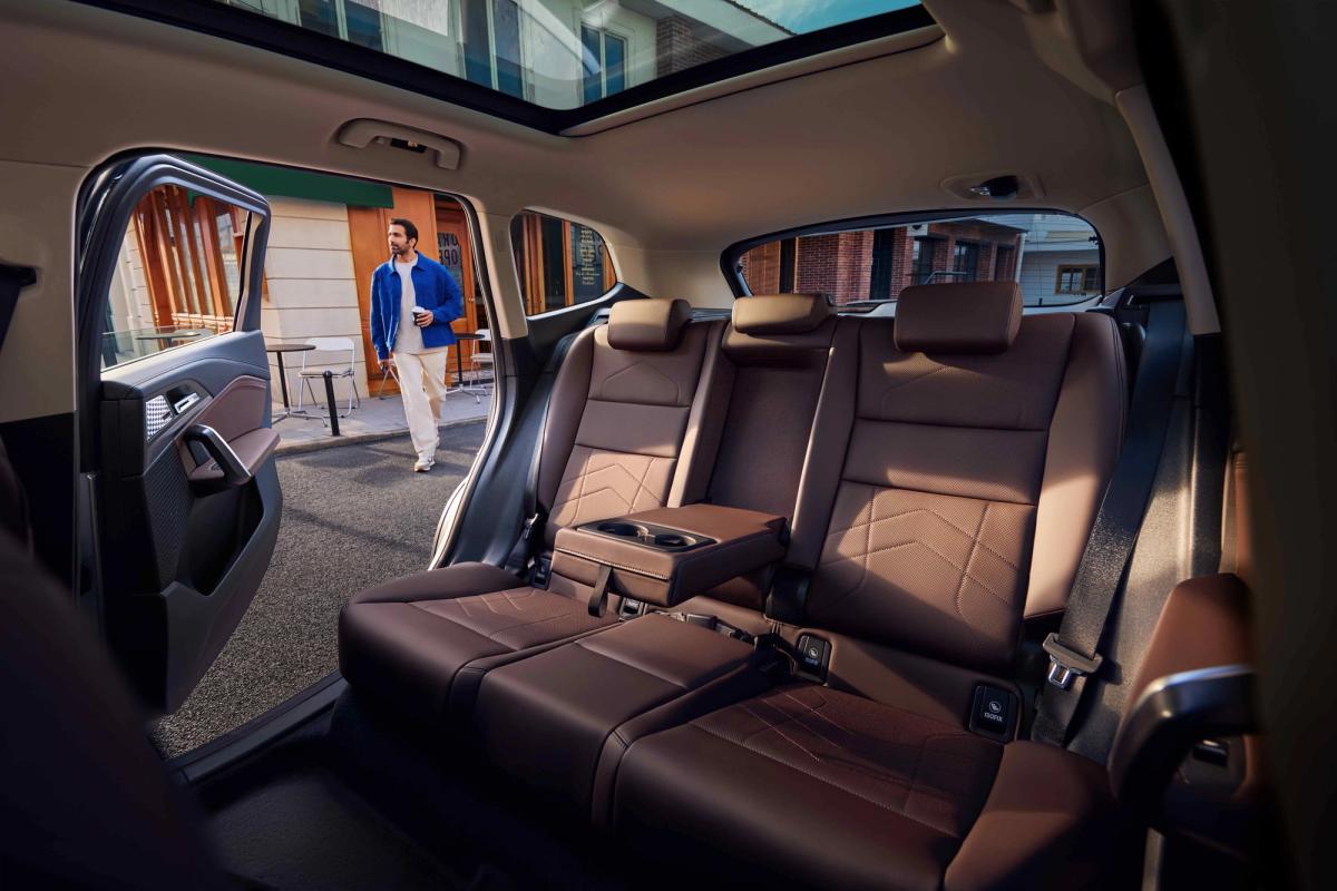 Auto Expo 2025: The all electric BMW X1 LWB launched in India with the 'Made in india' Mark - Auto Expo Road Test & Performance Review