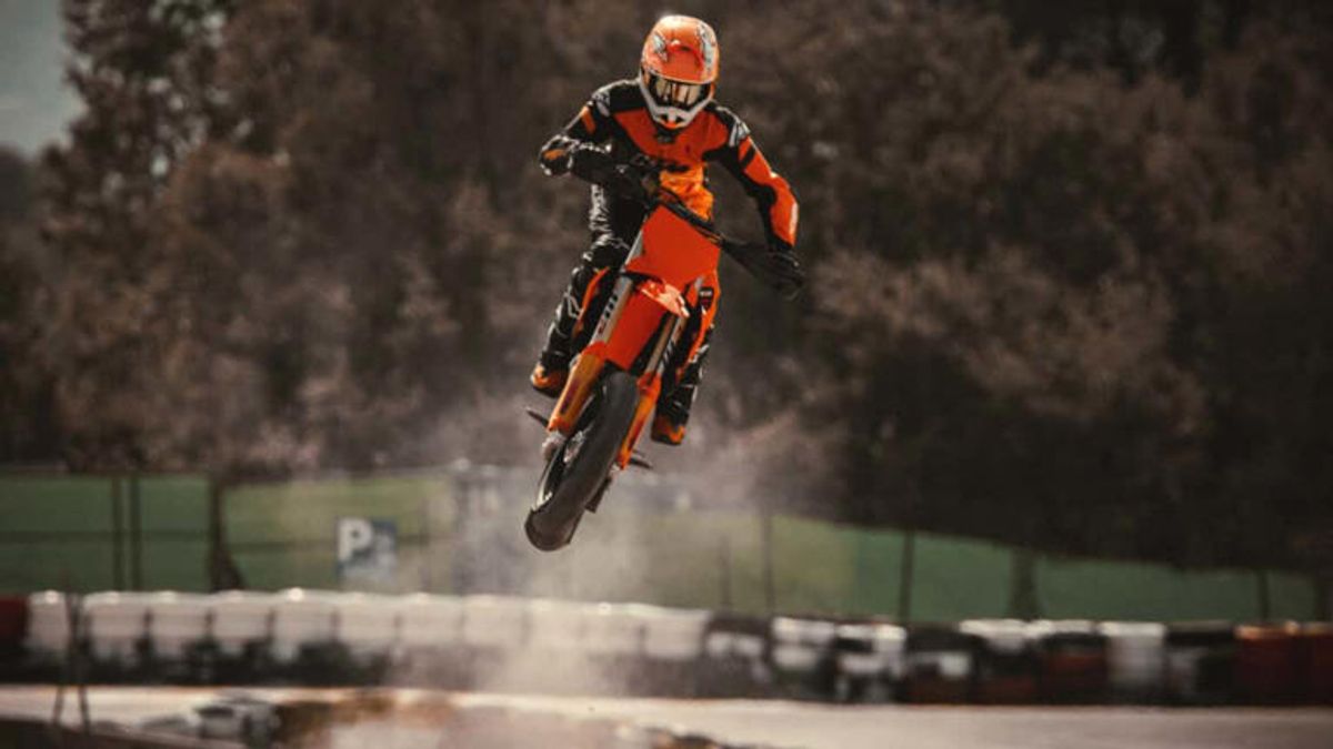 Report: KTM's Unsold Inventory Surpasses 2.65 Lakh Units Globally - Bikes News Road Test & Performance Review