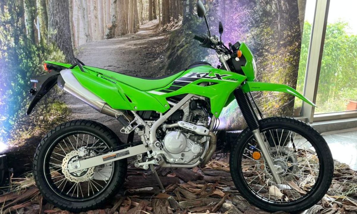 2025 Kawasaki KLX230 Launched At 3.3 Lakhs - Bikes News Road Test & Performance Review