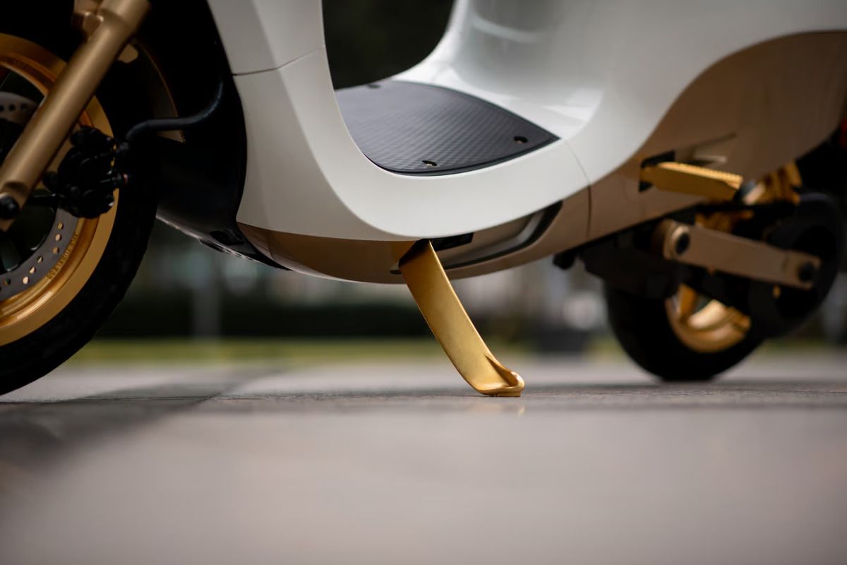 24K Gold On A Scooter!! Ola Reveals S1 Pro Sona Edition - Bikes News Road Test & Performance Review