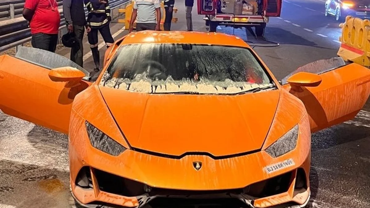 Lamborghini Huracan Catches Fire In Mumbai! Here's What You Should Know.