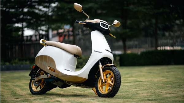 24K Gold On A Scooter!! Ola Reveals S1 Pro Sona Edition - Bikes News Road Test & Performance Review