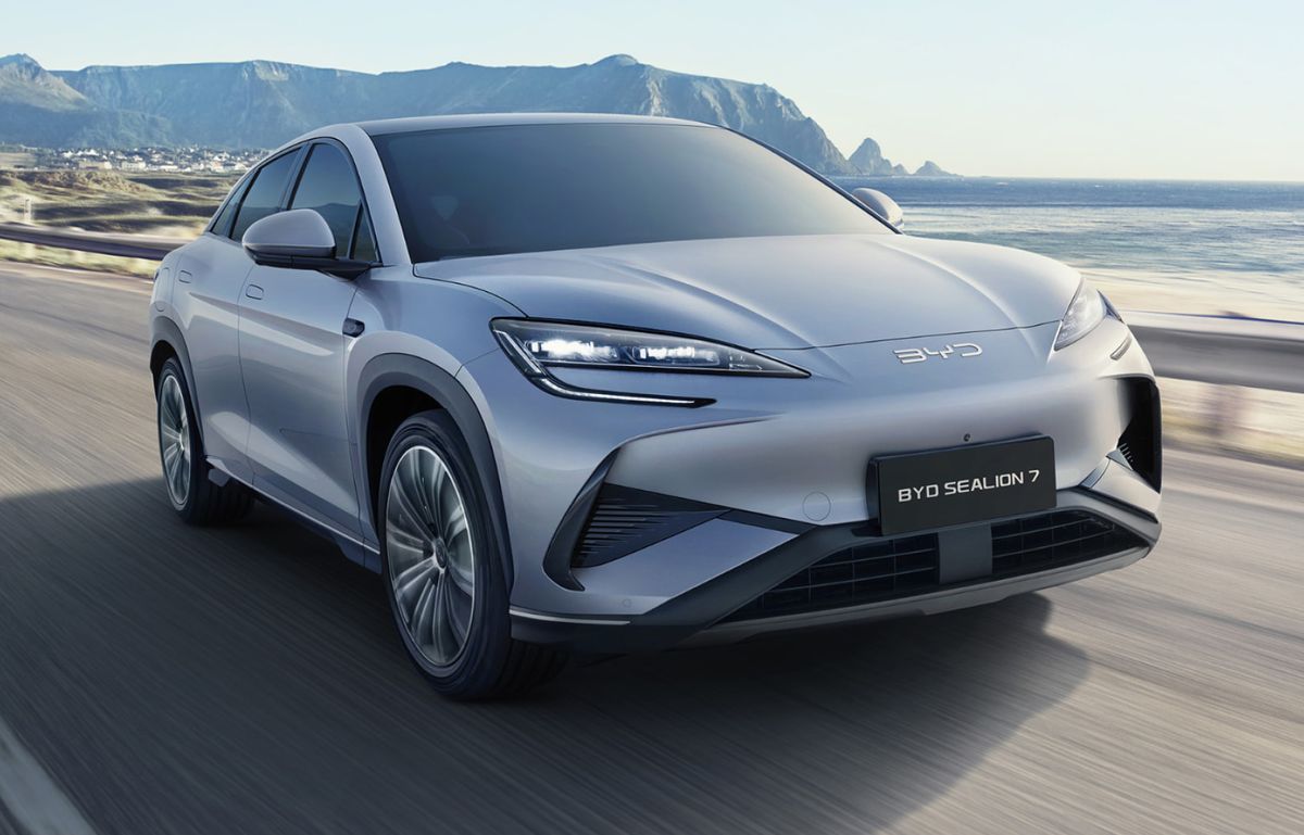 BYD Sealion 7 to be Unveiled at the Bharat Mobility Global Expo 2025 - Car News Road Test & Performance Review