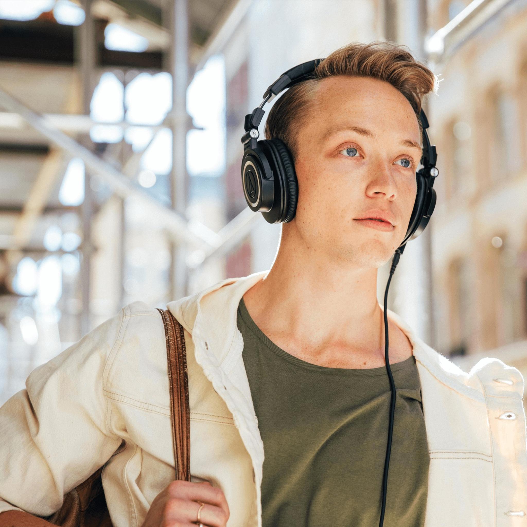 Audio-Technica ATH-M50x Wired Professional Monitor Headphones thumbnail 7