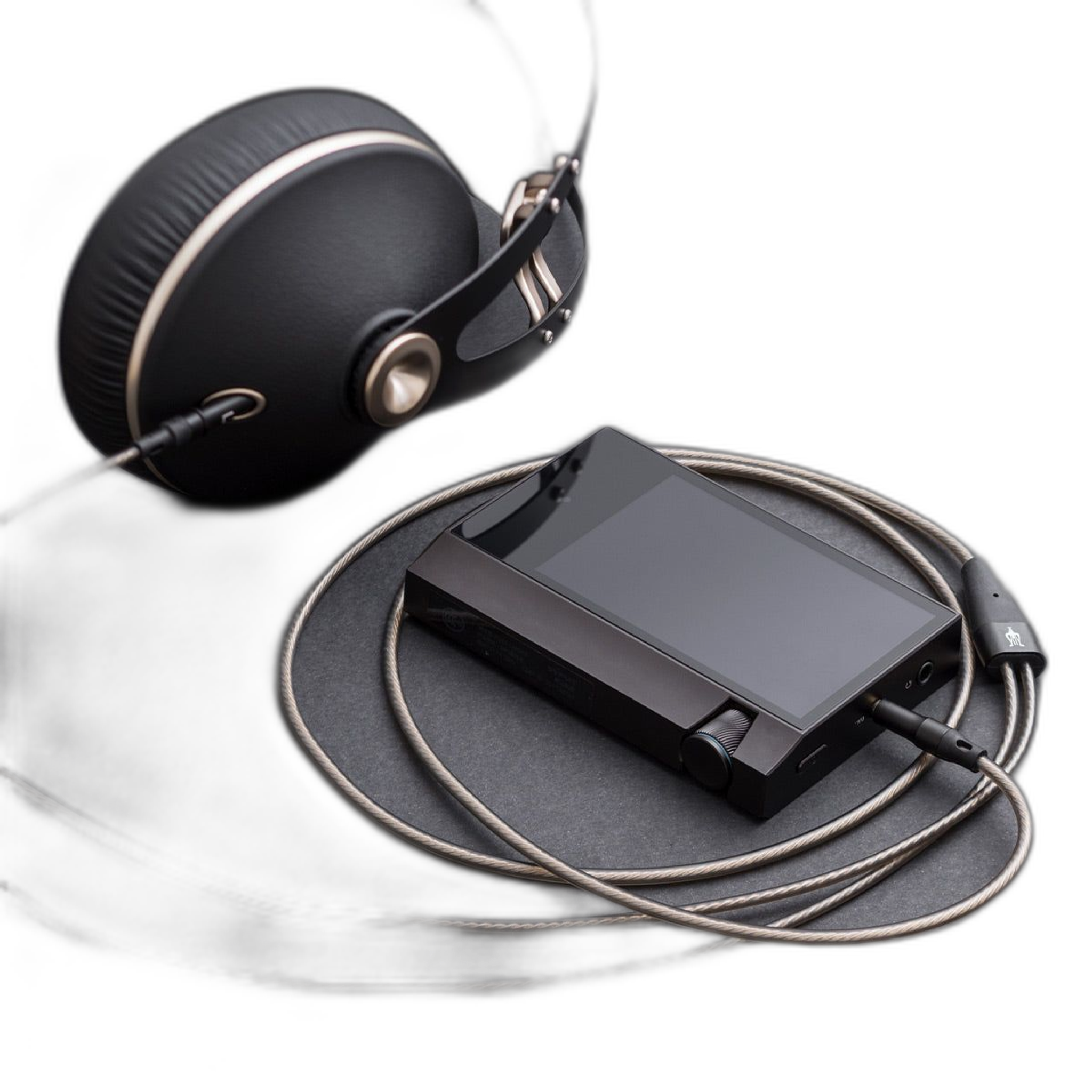 Meze Audio Mono 3.5mm to 2.5mm Balanced Headphone Cable - 4.9 ft. thumbnail 13