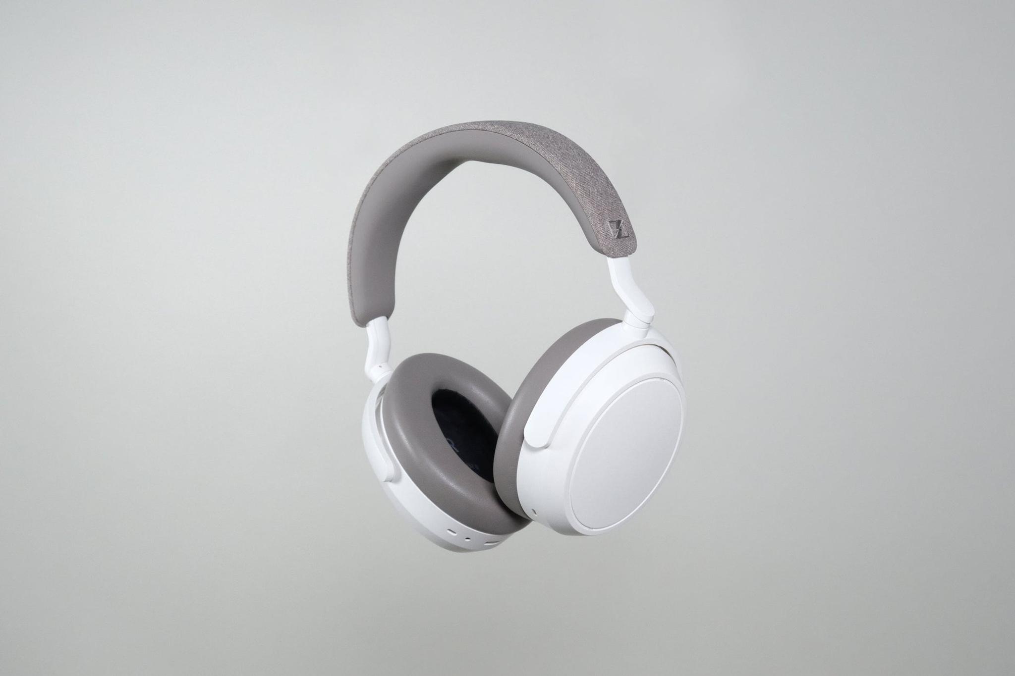 Sennheiser Momentum 4 Headphones thumbnail 4
