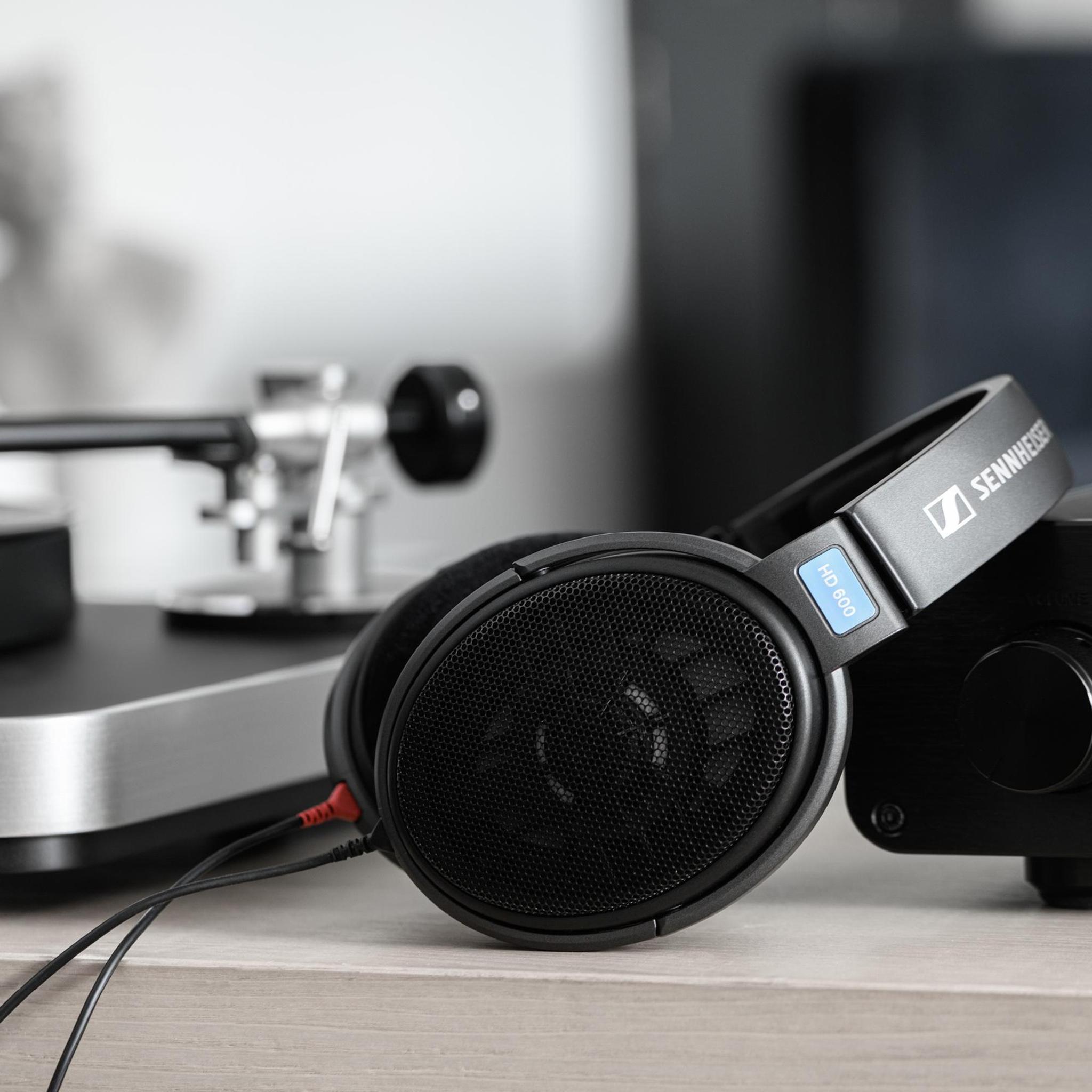 Sennheiser HD 600 Open-back Reference Headphones thumbnail 7