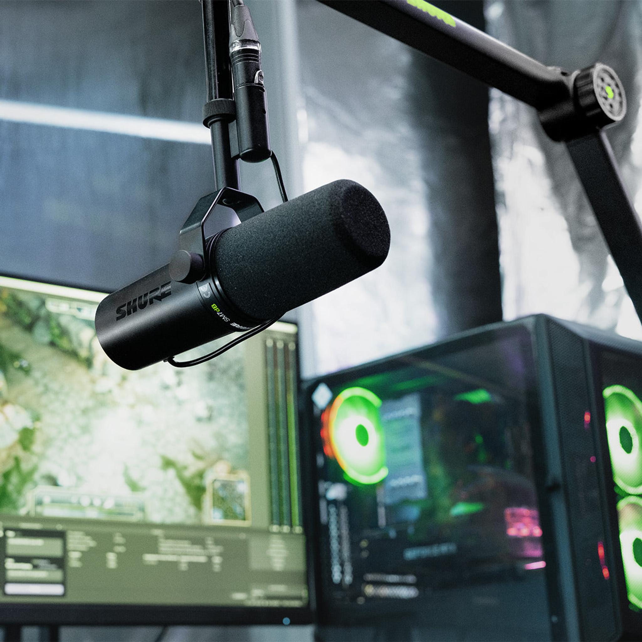 Shure SM7dB Cardioid Dynamic Vocal Microphone with Built-In Active Preamp thumbnail 7