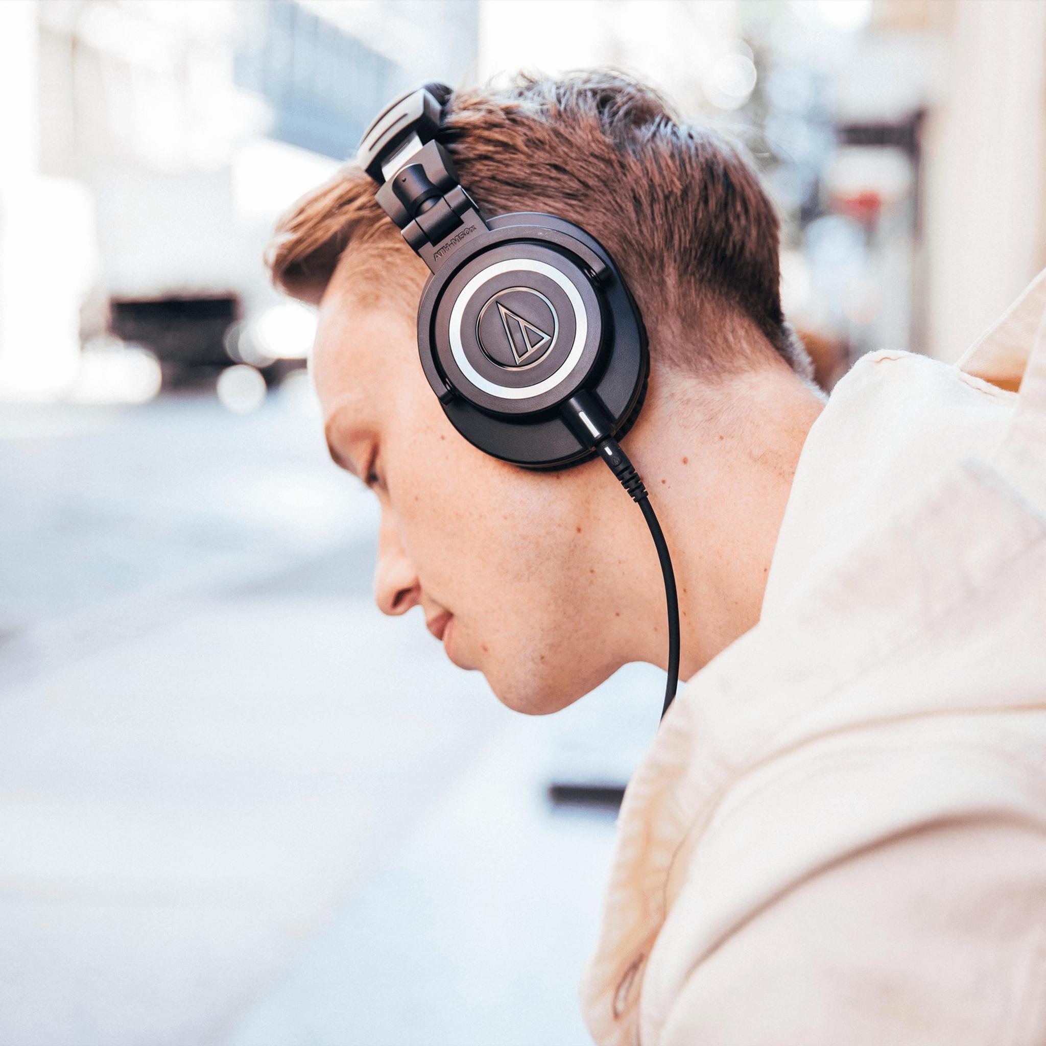 Audio-Technica ATH-M50x Wired Professional Monitor Headphones thumbnail 8