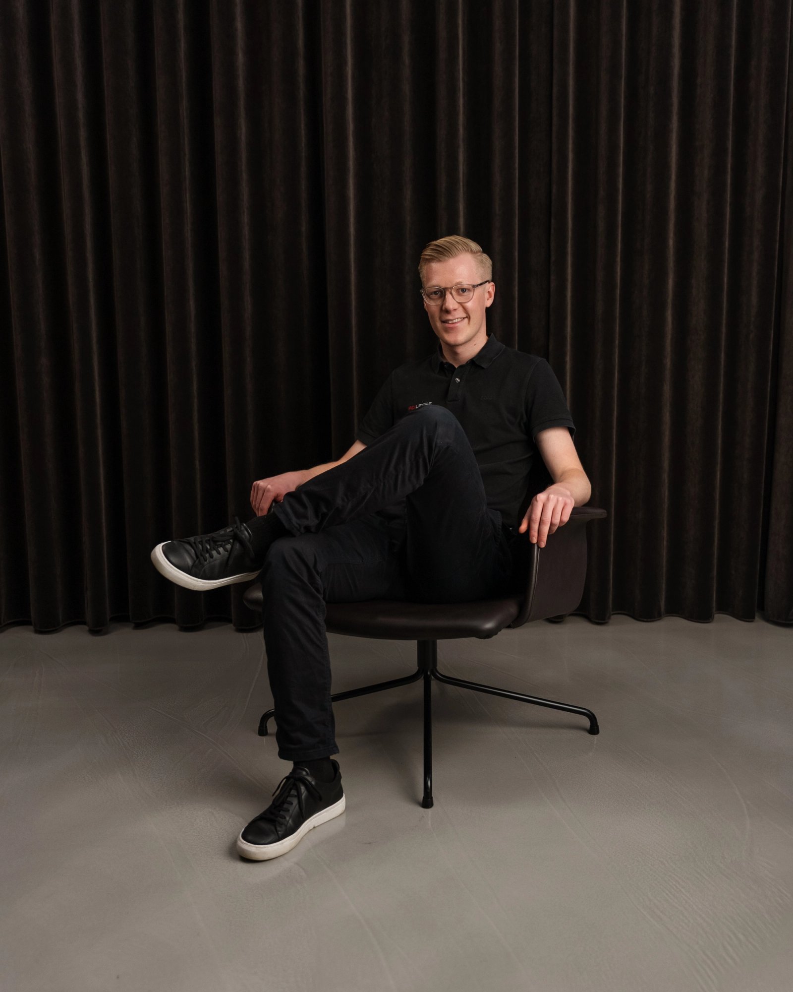 Oliver Schønning Lauritsen, leasingkonsulent hos Agilease, rådgiver virksomheder om operationel leasing, firmabiler og erhvervsleasing.