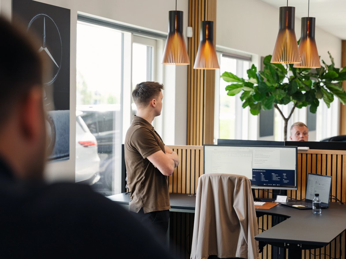 Leasingrådgivere hos Agilease samarbejder om rådgivning inden for erhvervsleasing og firmabiler.