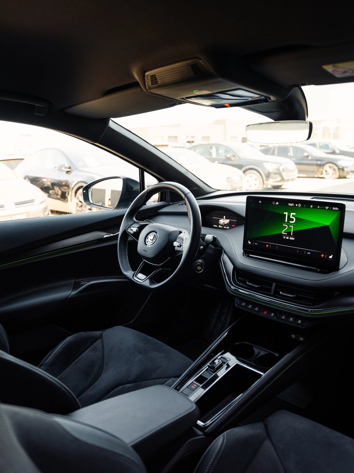 Digitalt cockpit og interiør i Skoda Enyaq firmabil.