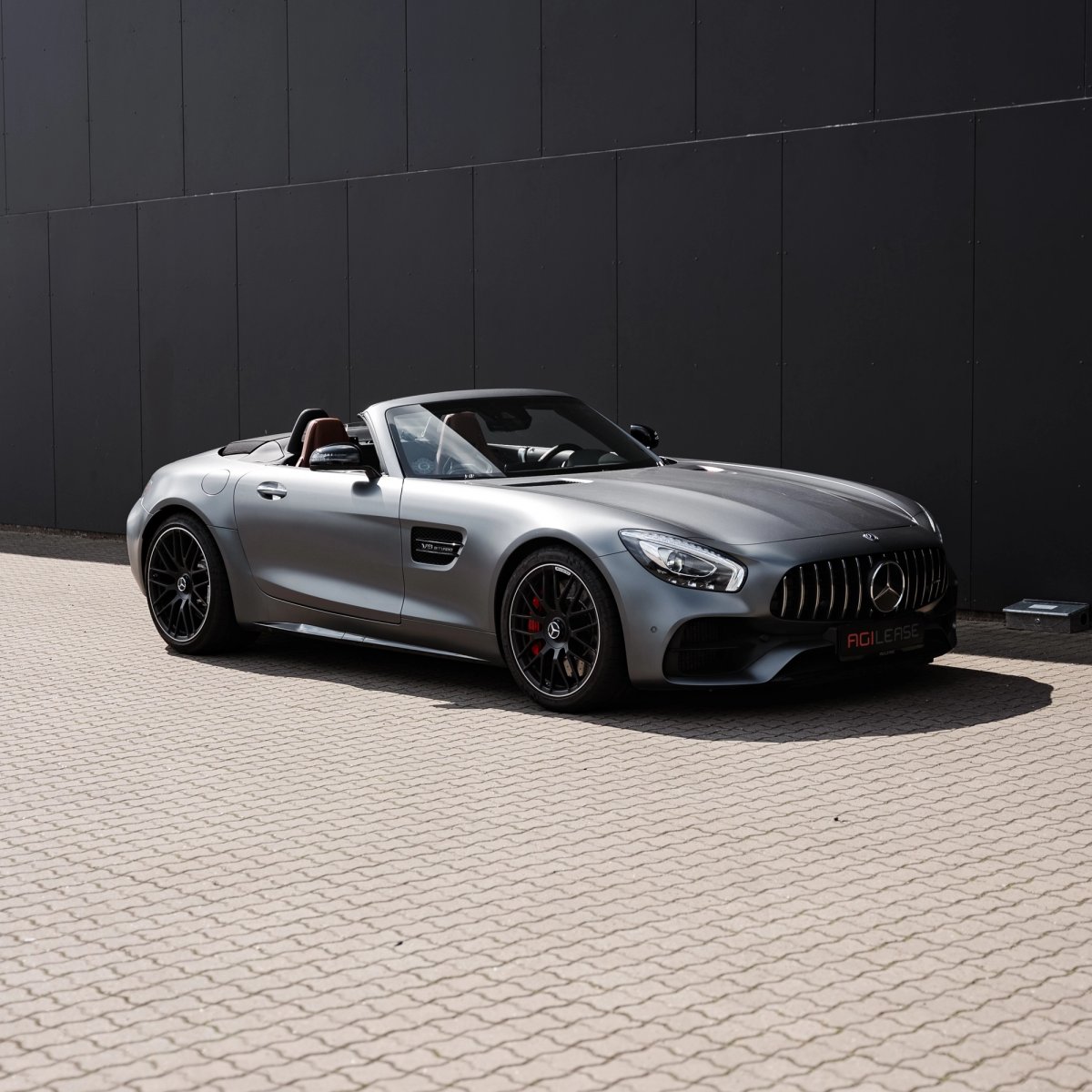 Mercedes-AMG GT Roadster sportsvogn til sæsonleasing gennem Agilease.