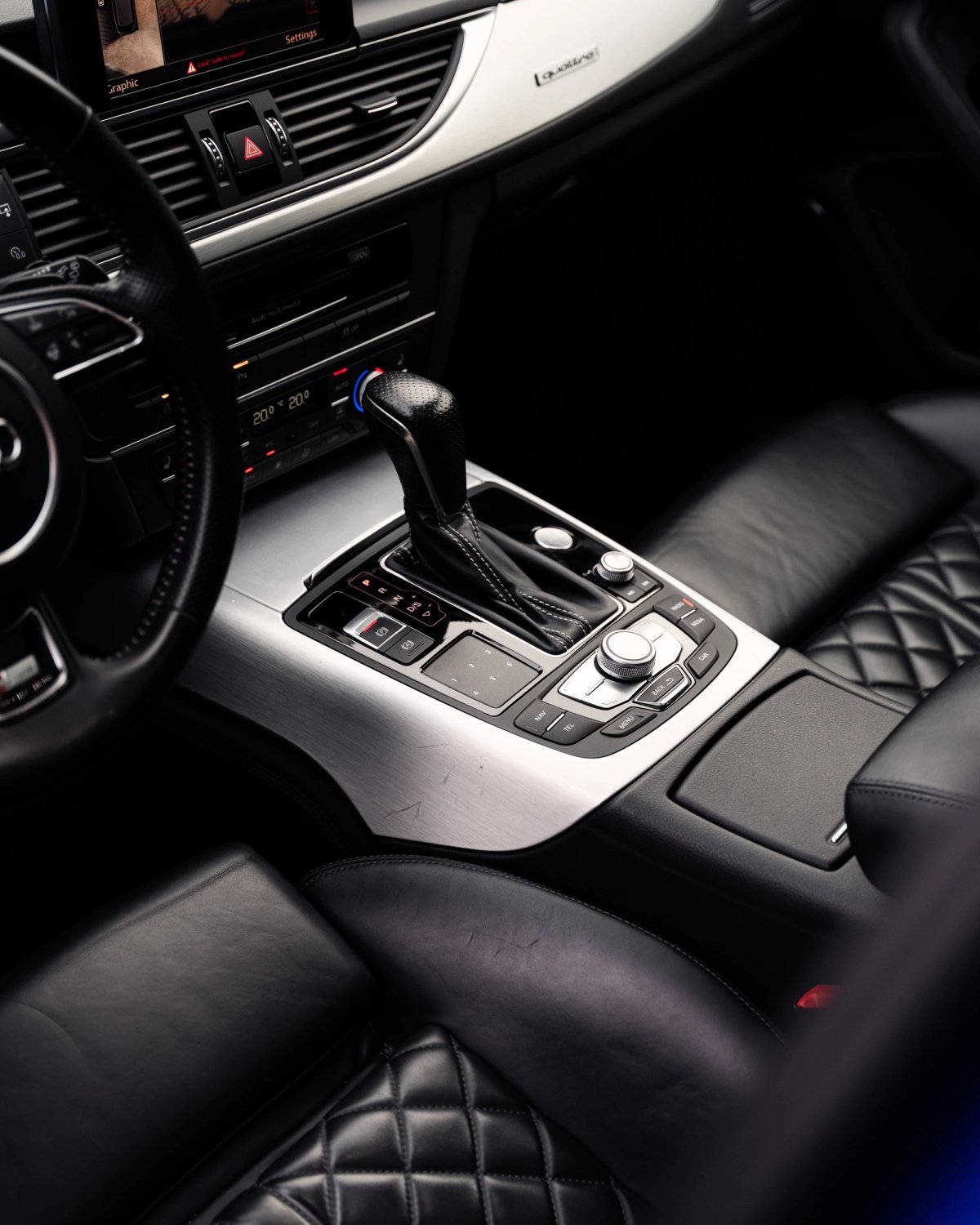 Kabine og midterkonsol i Audi S6 firmabil