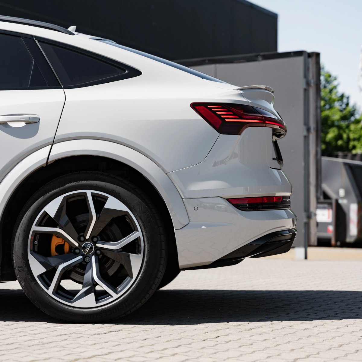 Audi e-tron anvendt som firmabil med fordelagtig brugtvognsbeskatning.