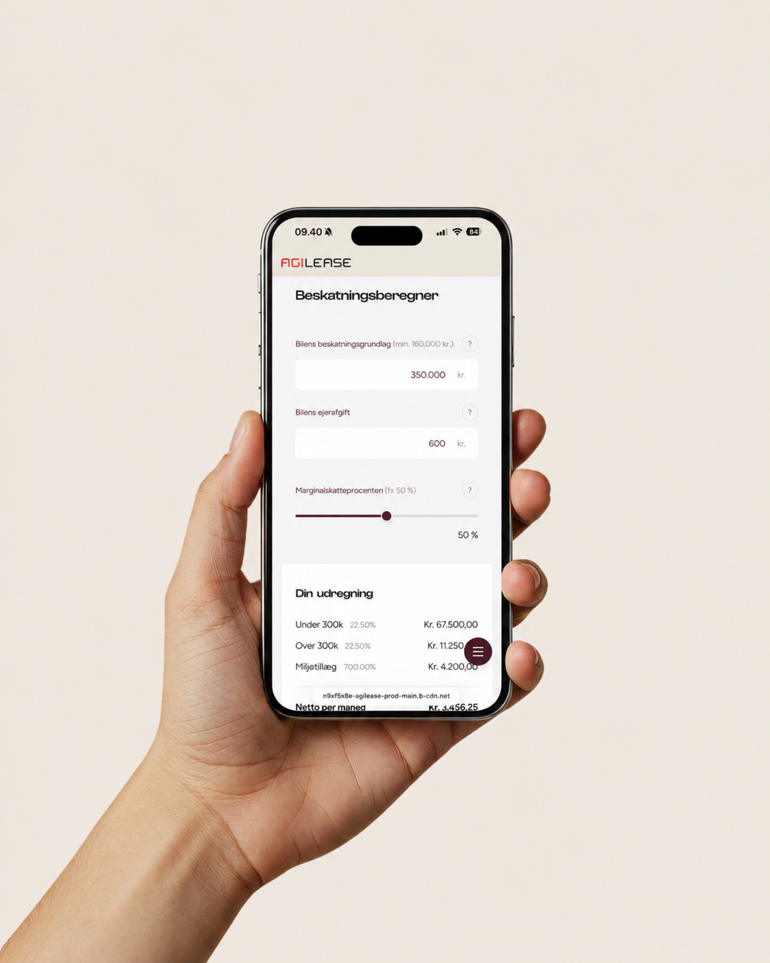 Mobil mockup af Agileases beskatningsberegner til beregning af beskatning på firmabil og leasingbil