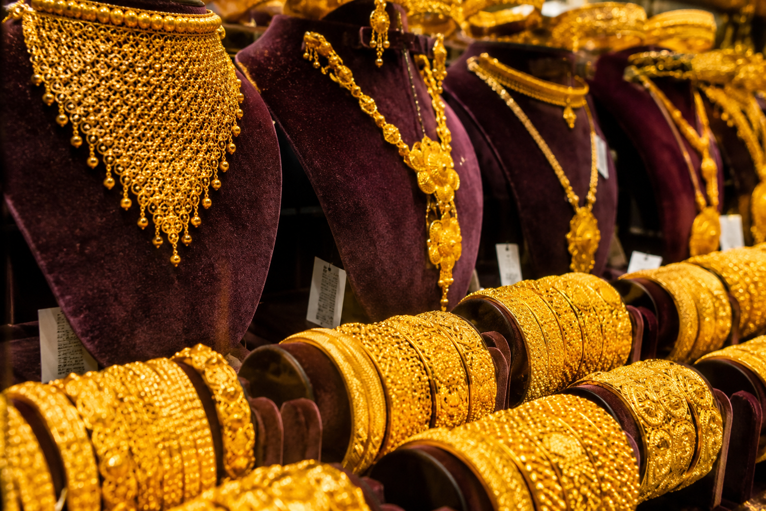Dubai Gold Prices Drop to June Low: What UAE Buyers and Investors Need to Know