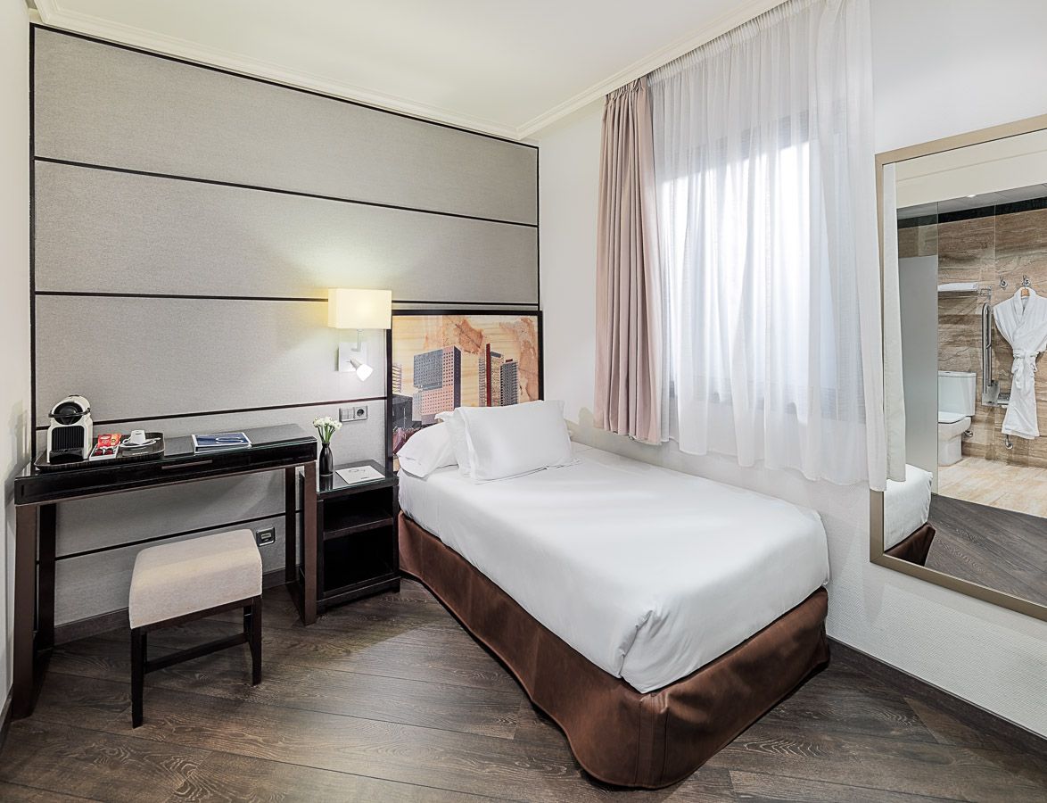 H10 Universitat Hotel photo 6
