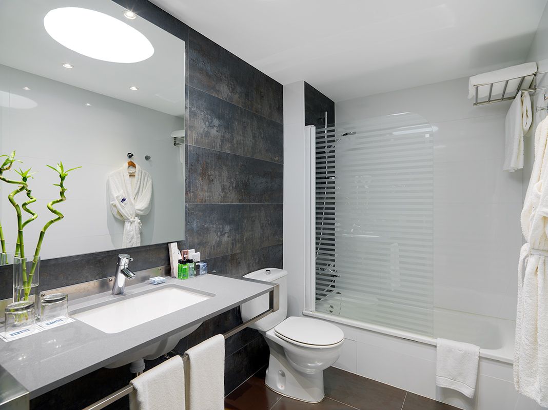 H10 White Suites Hotel photo 6