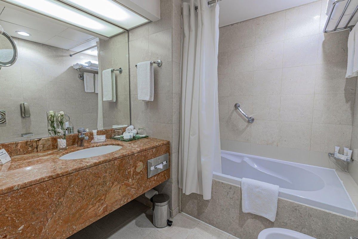 Millennium Downtown Abu Dhabi Hotel photo 4
