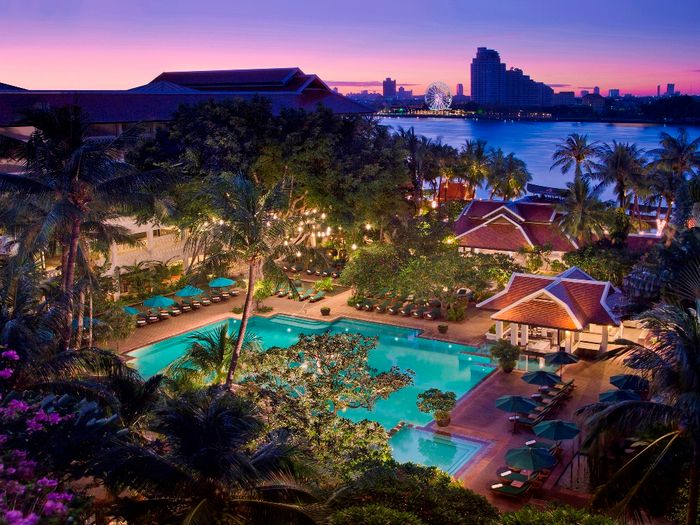 Riverside Resort