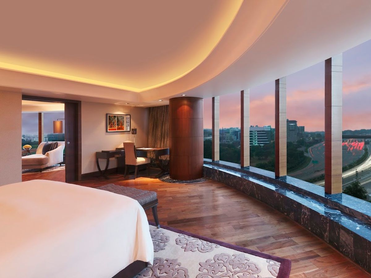 The Leela Ambience Gurugram Hotel & Residences photo 2