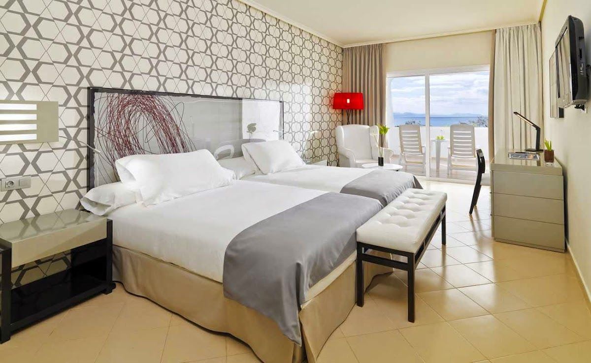 H10 Timanfaya Palace Hotel photo 2
