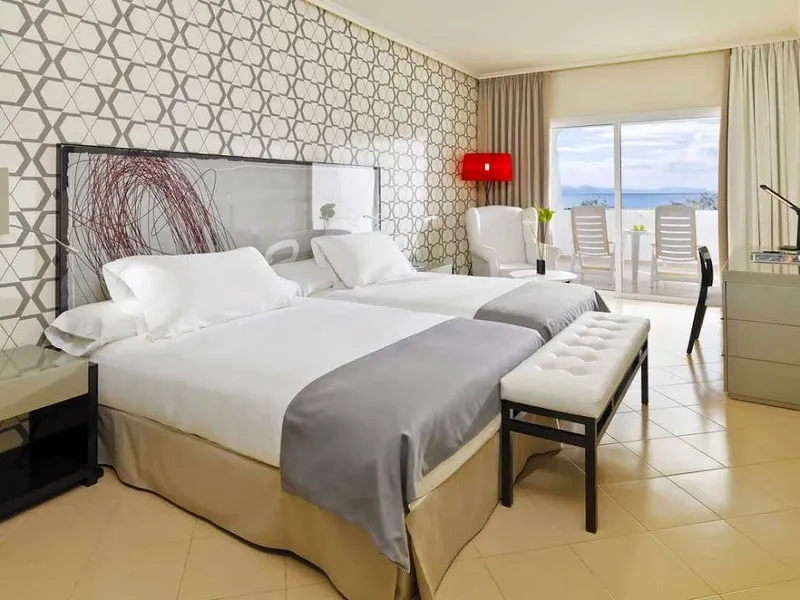 H10 Timanfaya Palace Hotel photo 2