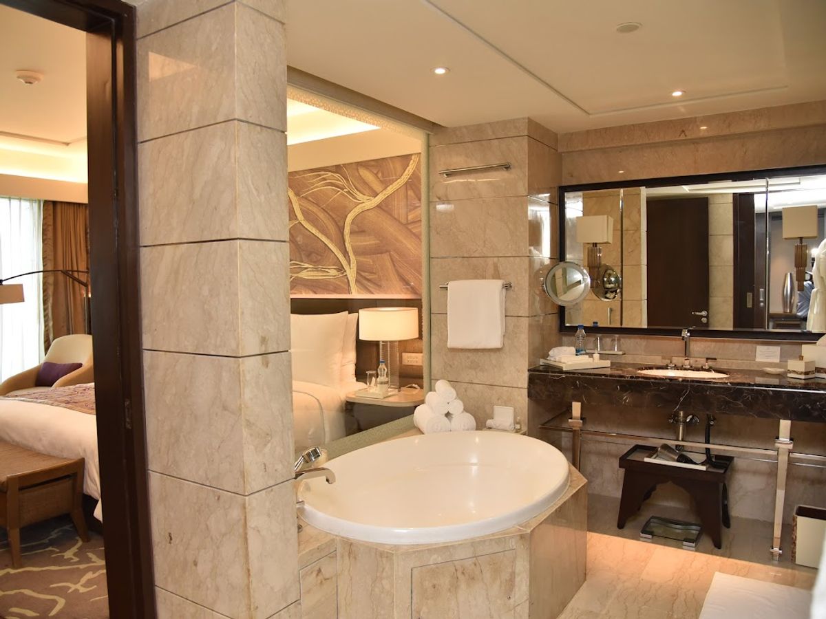 The Leela Ambience Convention Hotel Delhi photo 4