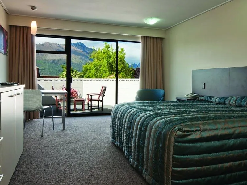 Copthorne Hotel & Apartments Queenstown Lakeview photo 2