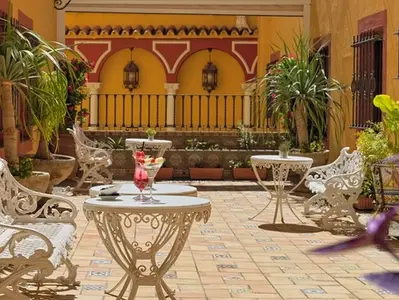 H10 Corregidor Hotel