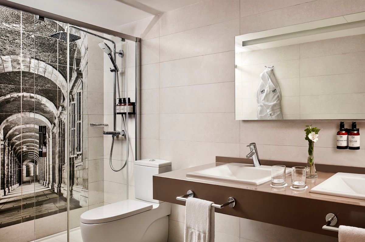 NH Madrid Zurbano photo 3