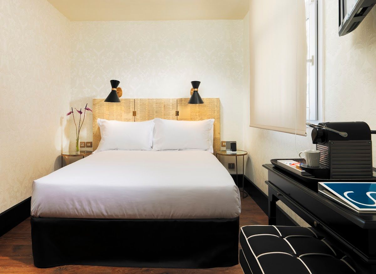 H10 Catalunya Plaza Hotel photo 2