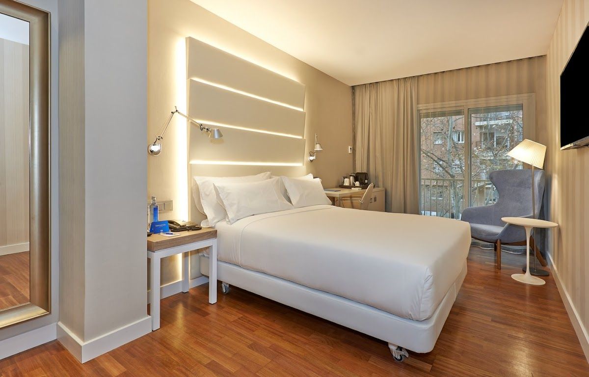 NH Barcelona Les Corts photo 4