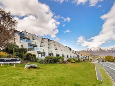Copthorne Hotel & Apartments Queenstown Lakeview