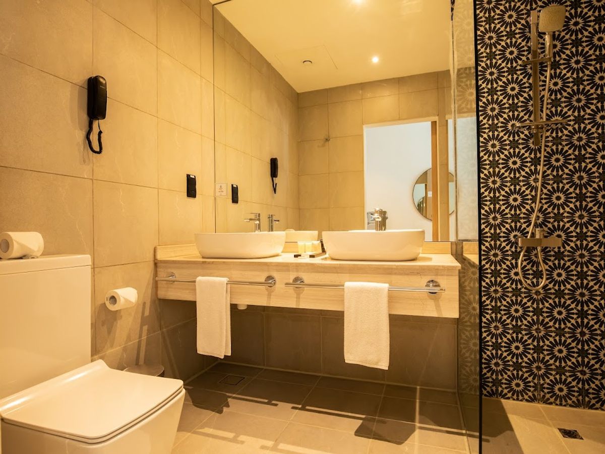 Grand Kingsgate Waterfront Hotel photo 4