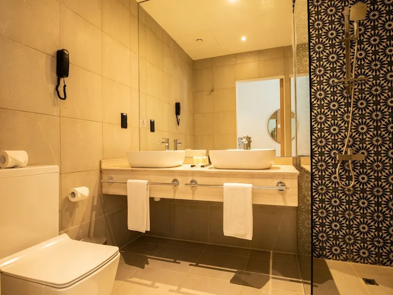 Grand Kingsgate Waterfront Hotel photo 4