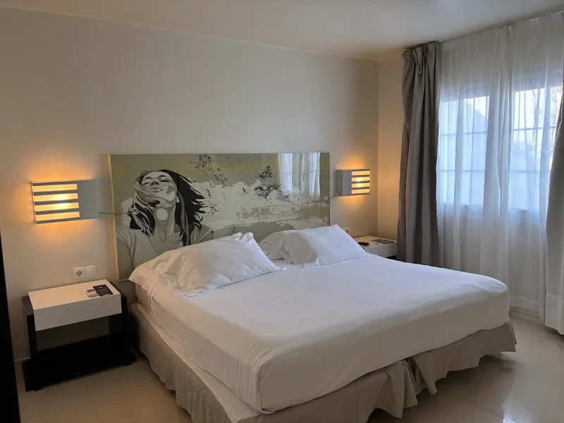H10 White Suites Hotel photo 2