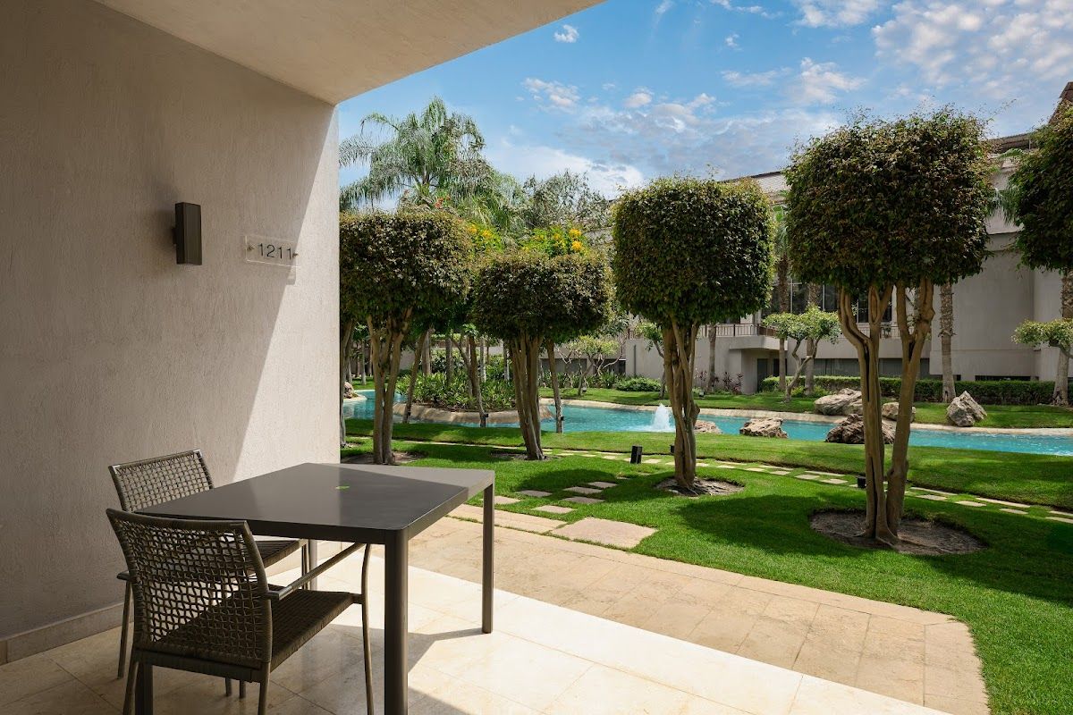 Dusit Thani LakeView Cairo photo 1