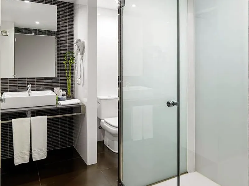 H10 White Suites Hotel photo 4