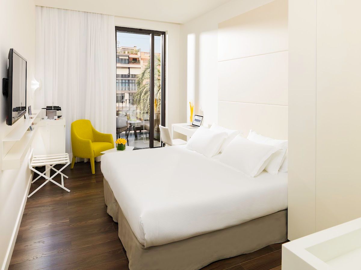 H10 Urquinaona Plaza Hotel photo 2