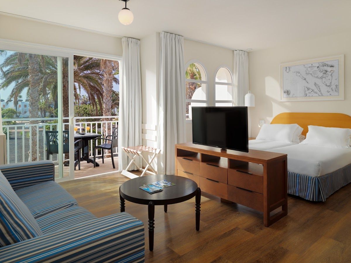 H10 Ocean Suites Hotel photo 2