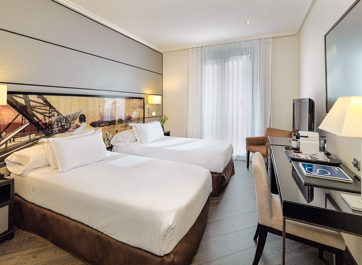 H10 Universitat Hotel photo 2
