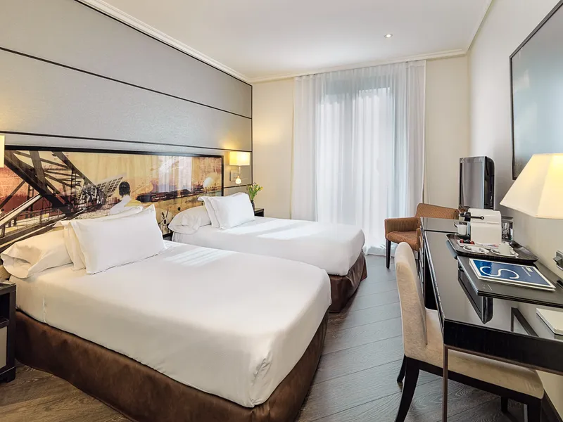 H10 Universitat Hotel photo 2