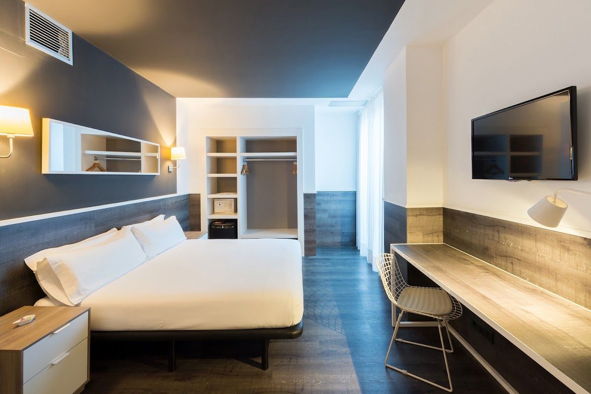 Hotel Paral·lel photo 2