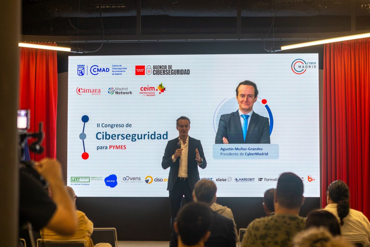 Agustín Muñoz-Grandes, president of CyberMadrid, speaking at the SME Cybersecurity Congress