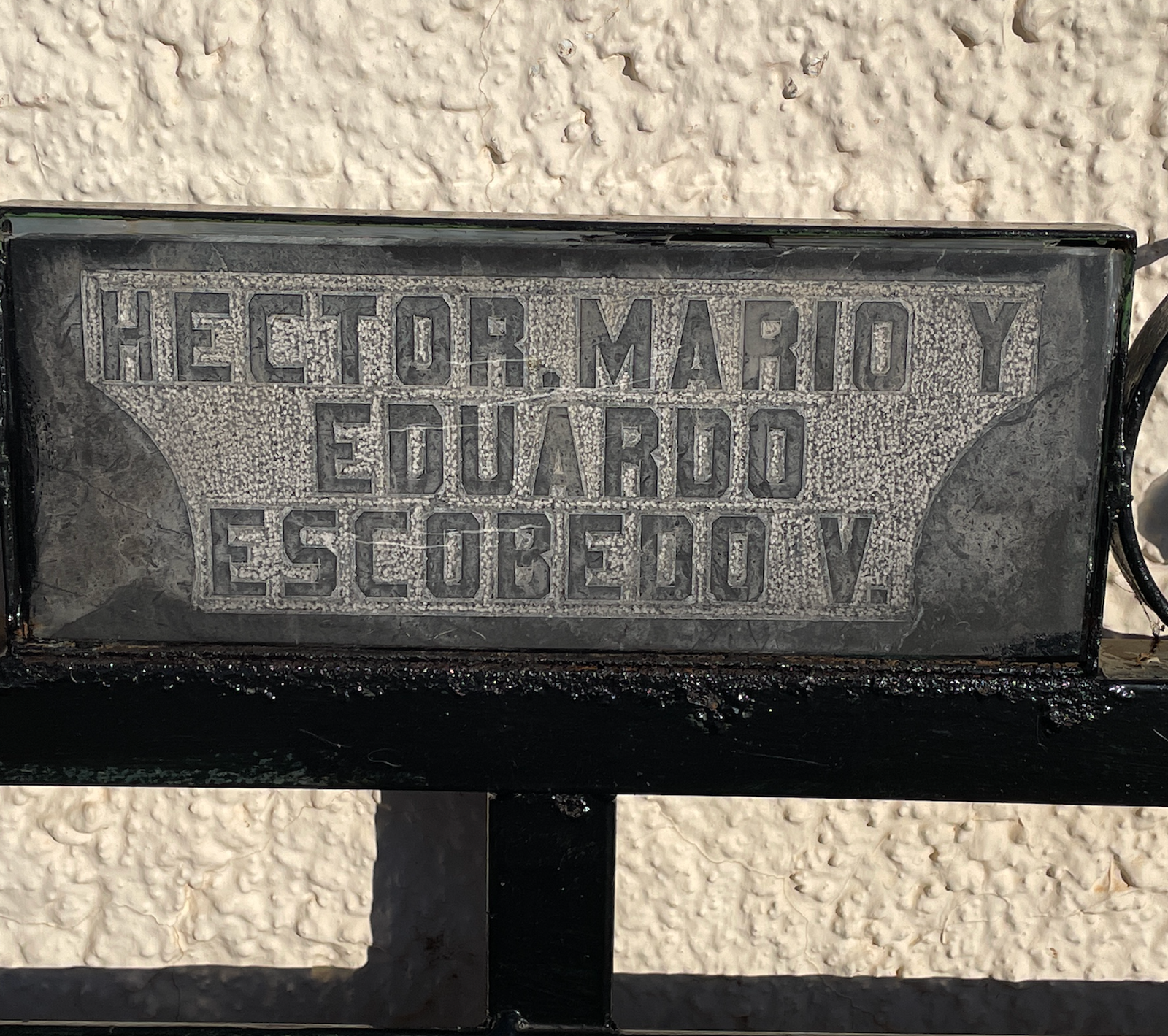 Hector. Mario Y Eduardo Escobedo V.
